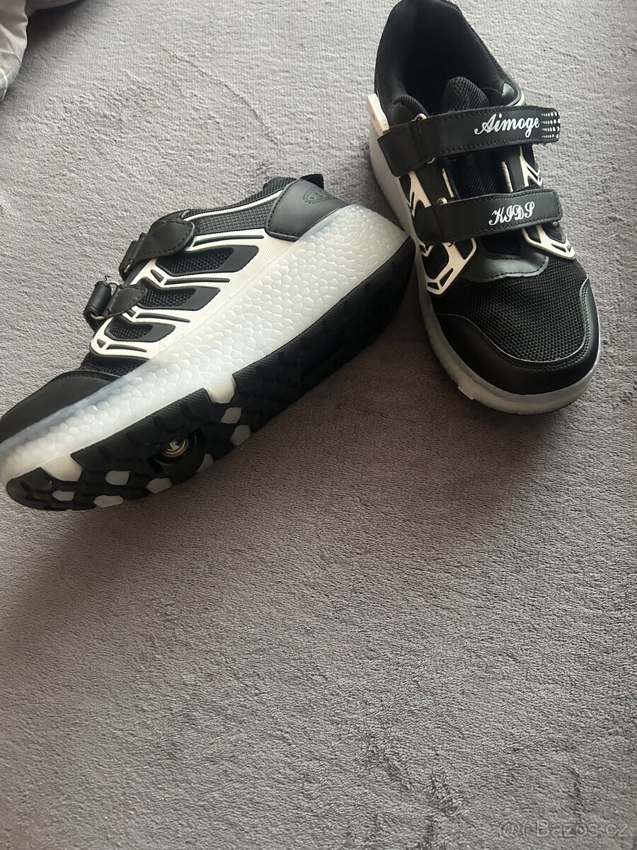 Krásně svítící boty na kolečkách - 2