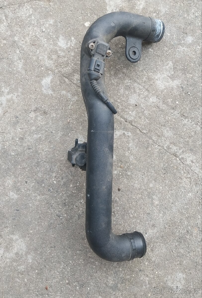 Trubka k intercooleru vw passat - 2
