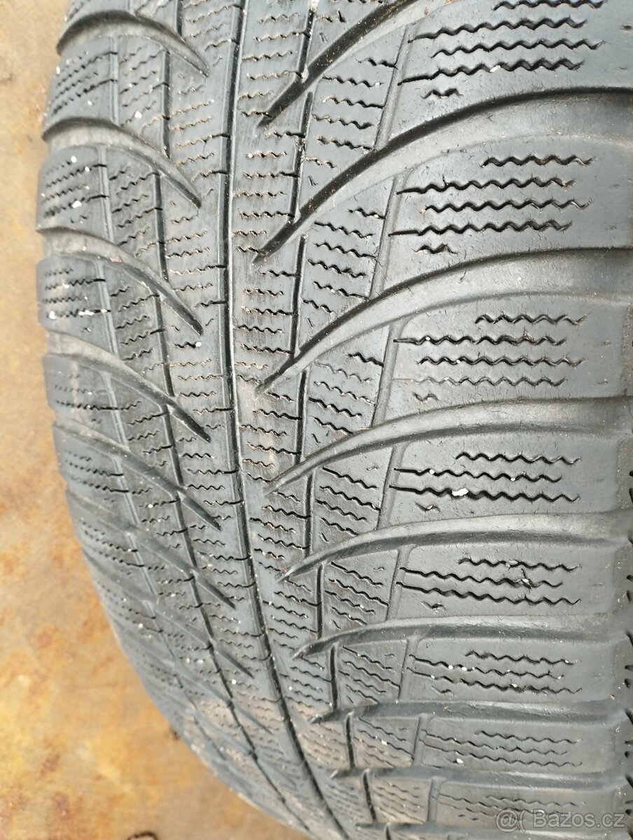 Zimní pneumatiky kola disky Bridgestone 205 55 16 Passat - 2