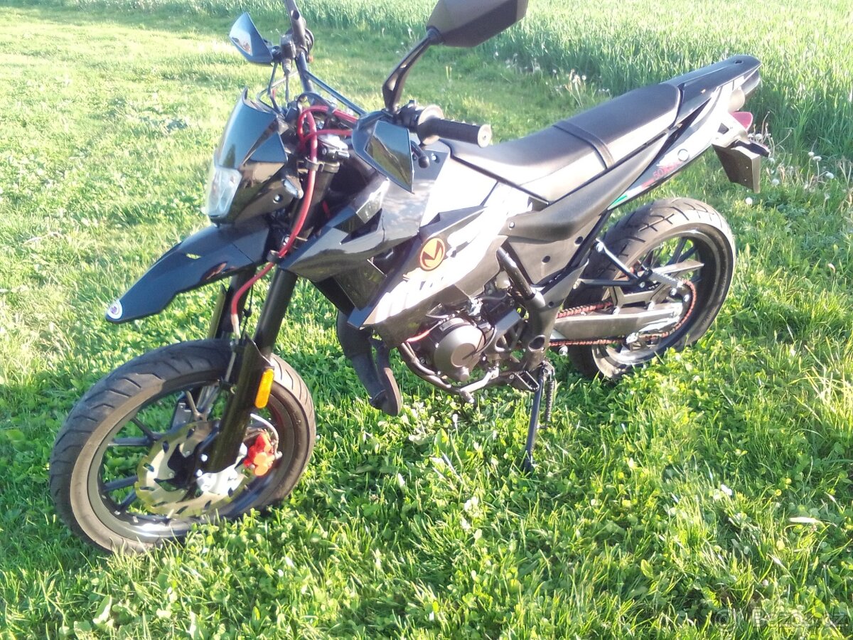 Malaguti supermotard xsm 50 - nový motocykl