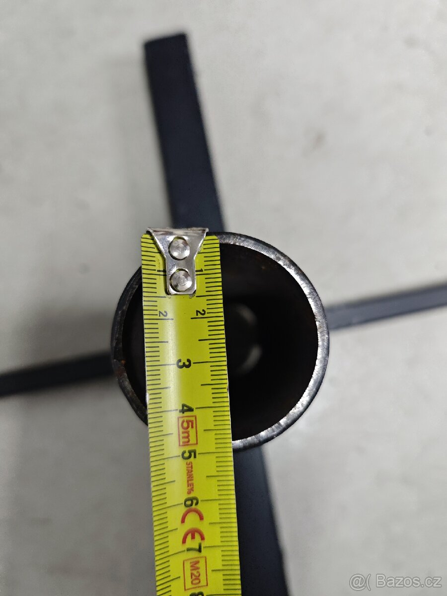 Držák na vánoční stromeček - 2