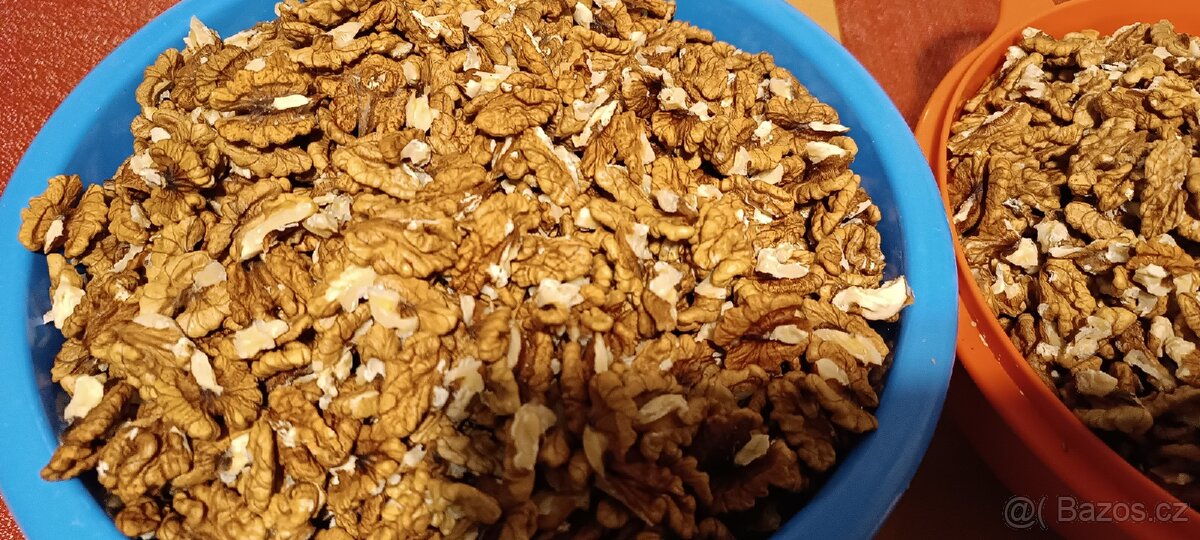 Vlašské loupané ořechy - 2