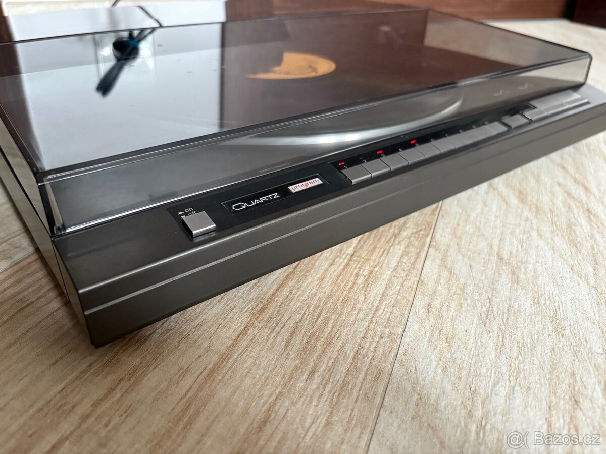 Tangenciální gramofon Technics SL-QL15 - 2