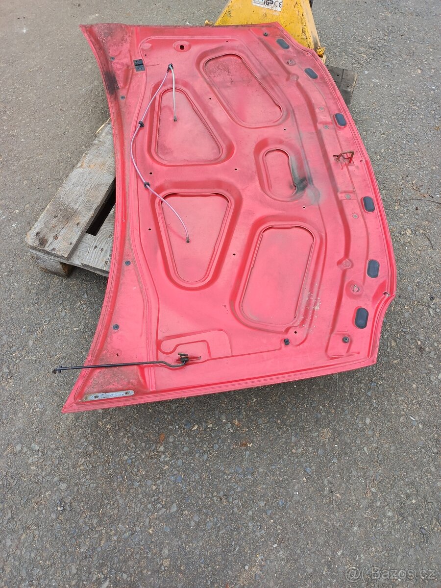 Kapota na Dacia Logan 1.4 rok 2006 55 kw - viz foto- Klatovy - 2