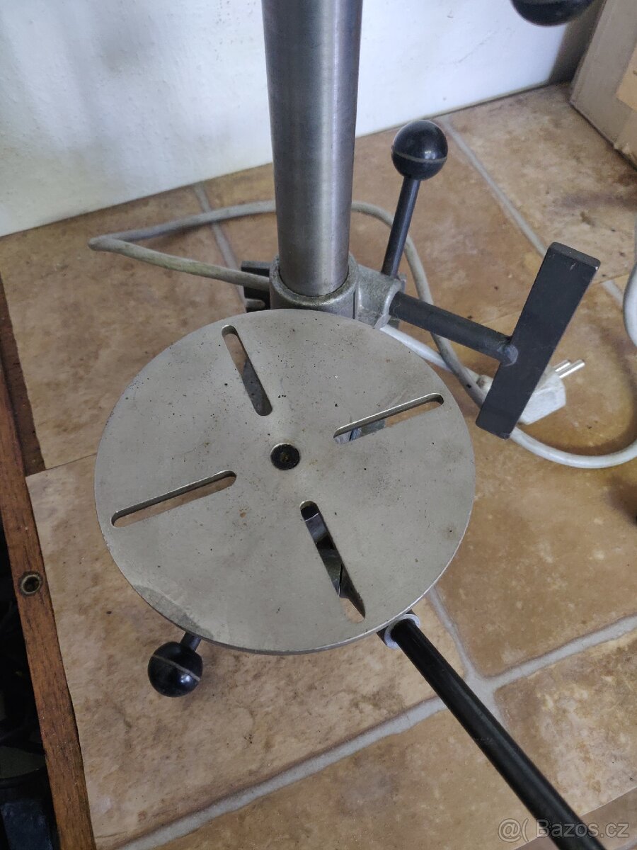 Narex vrtačka se stojanem - 2