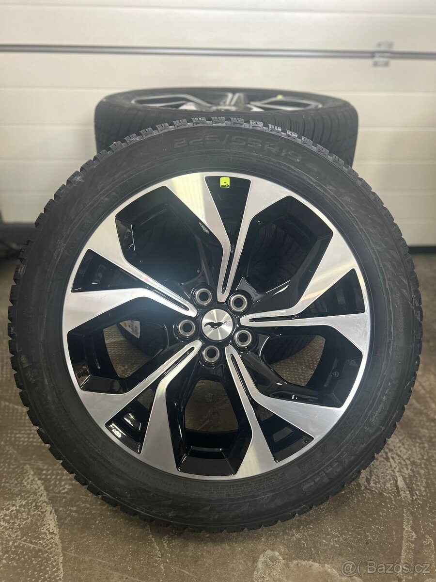 Ford Mustang E-Mach - 2