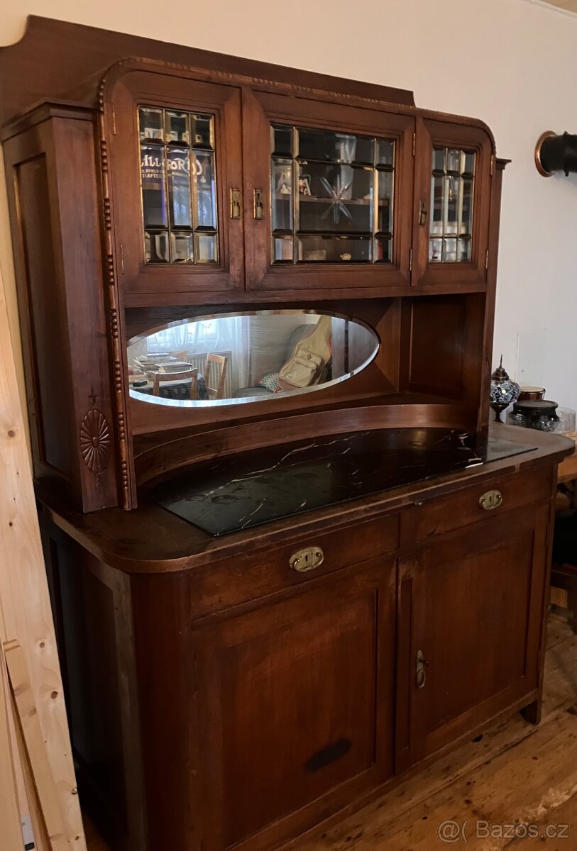 Secesní příborník - 2