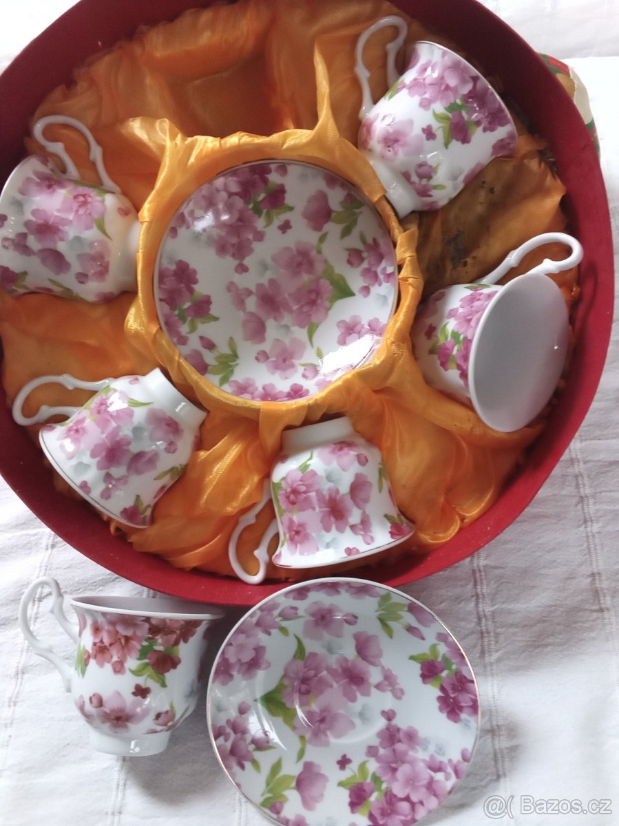 2 sady šálků a podšálků a sada skleniček - 2