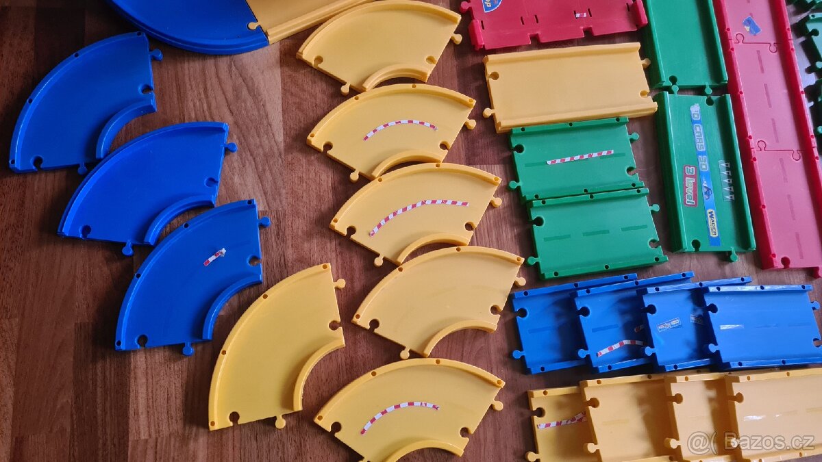 Autodráha, garáž, stanice Wader - 2