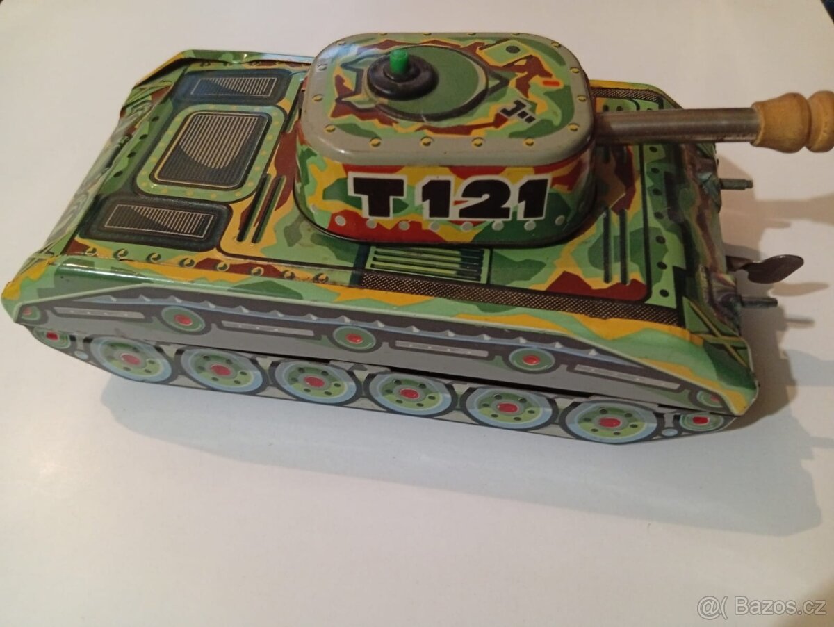 Plechový tank na klíče - 2