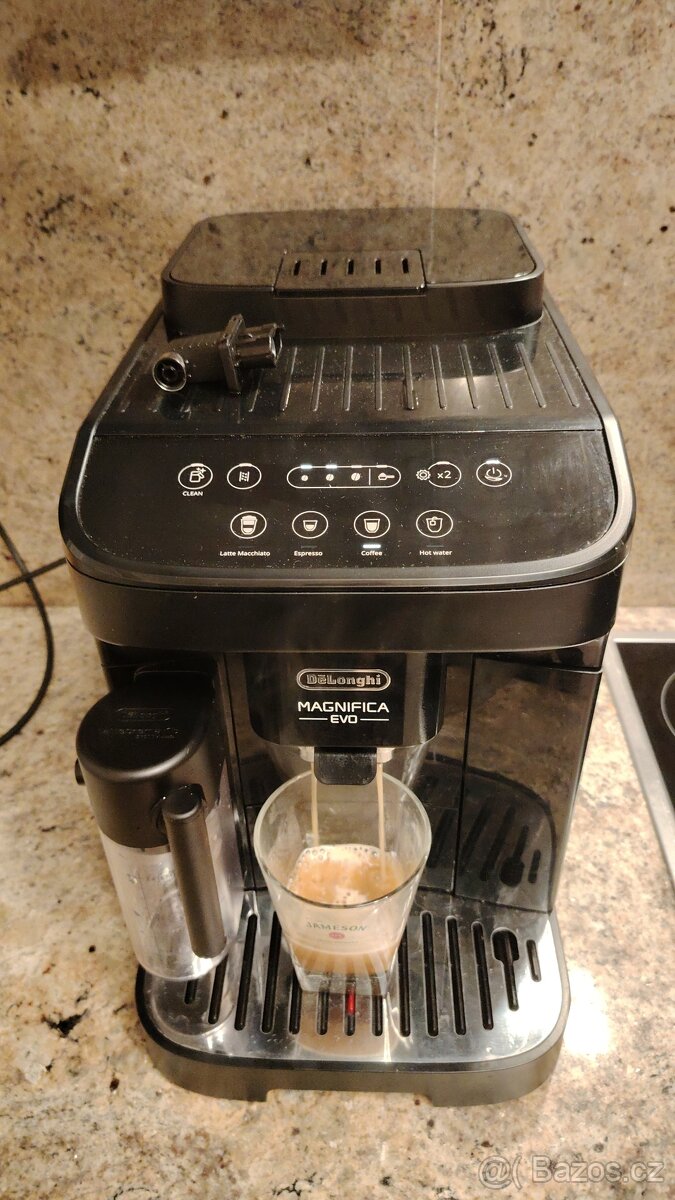 Automatický kávovar, espresso De'Longh Magnifica Evo - 2