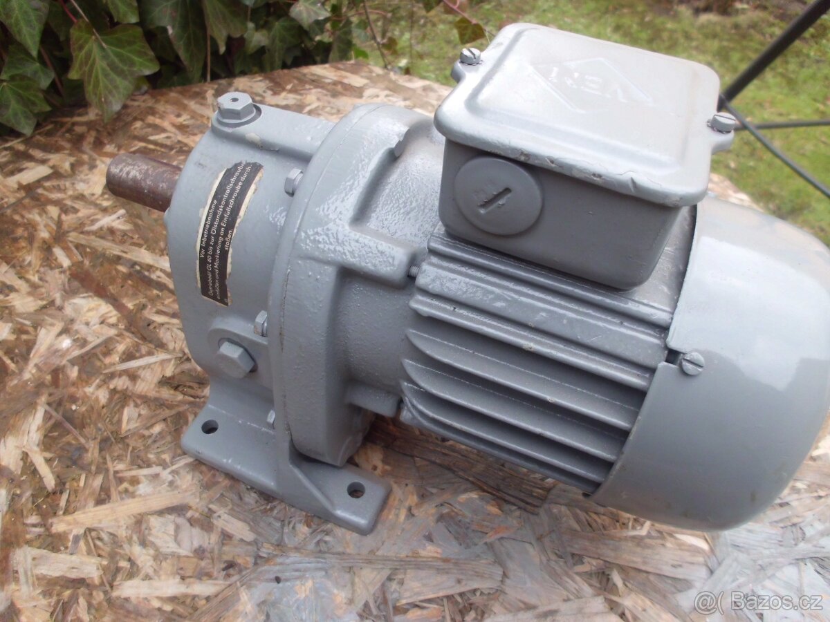 Prodám motor s převodovkou - 2