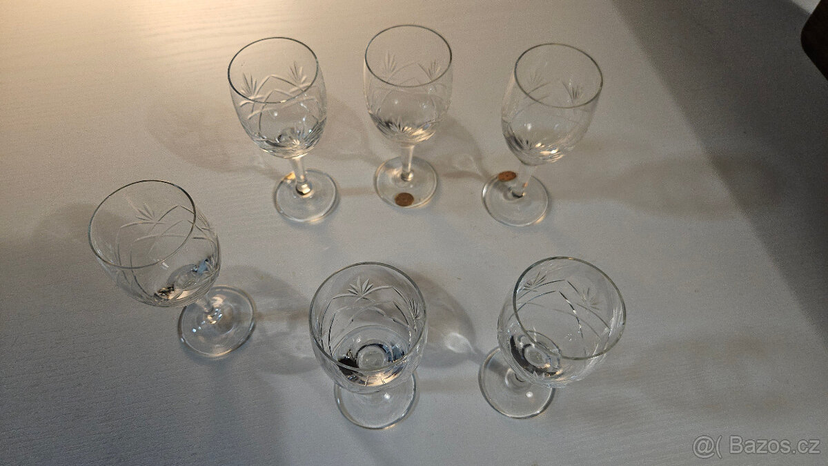 Sada Sklenic z Broušeného Skla - 2