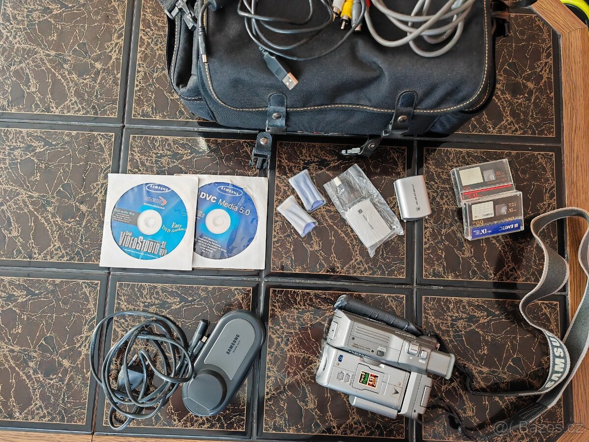 Samsung VP-D5000i Camcorder - 2