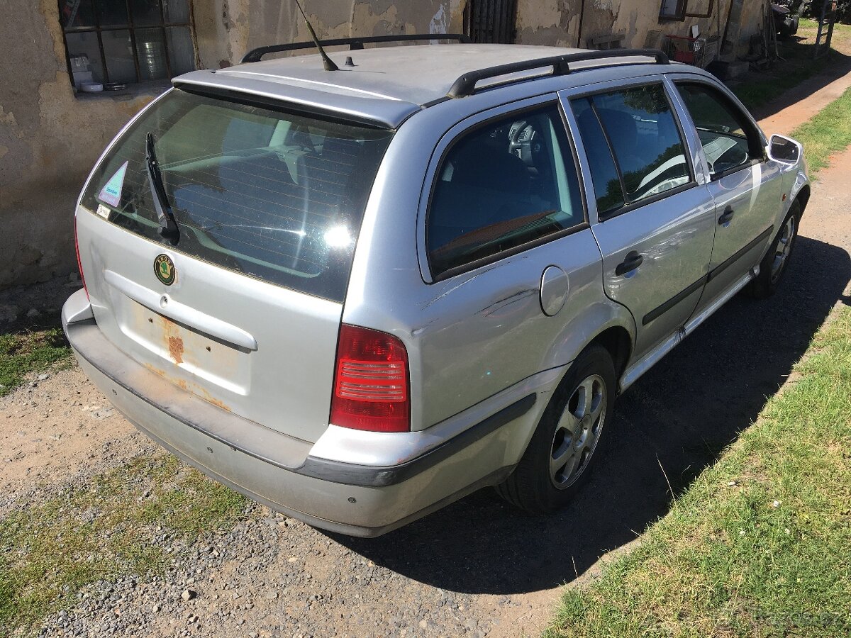 Škoda Octavia 1 náhradní díly 9102 - 2