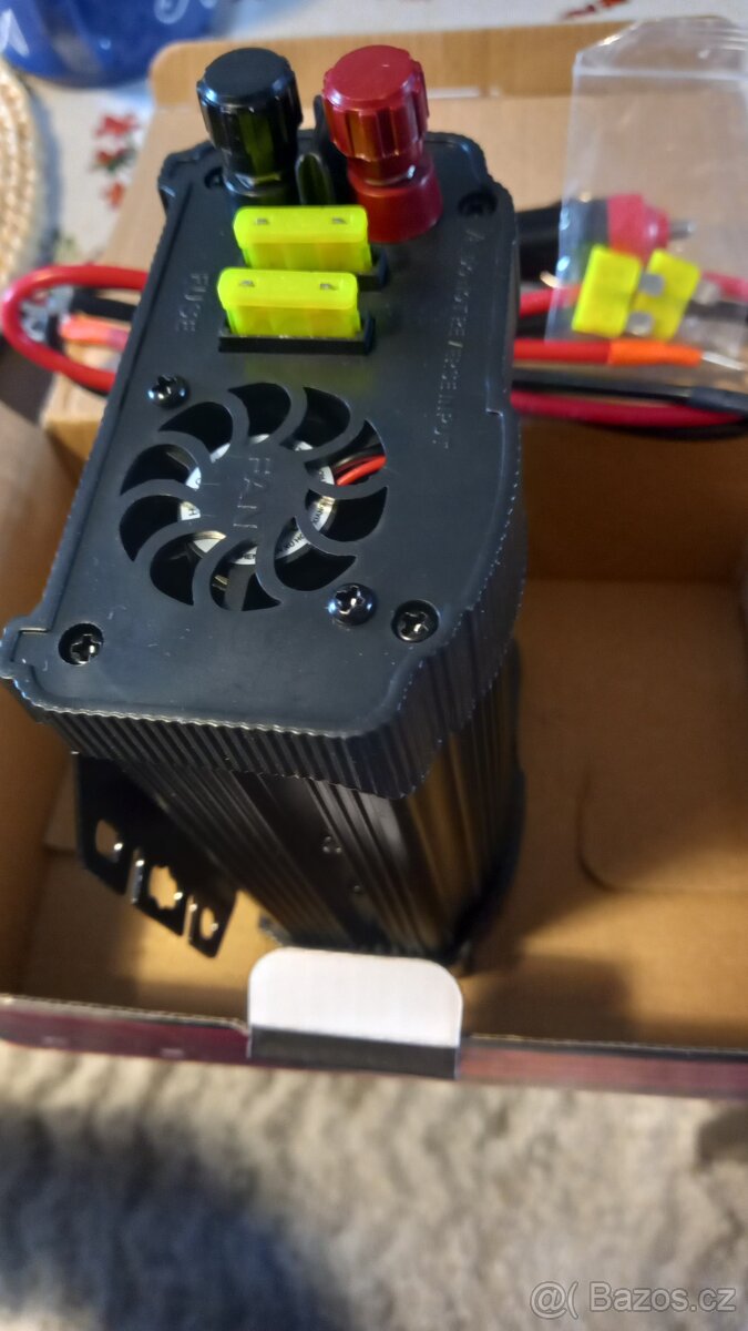Měnič napětí 12V na 230 V - 2