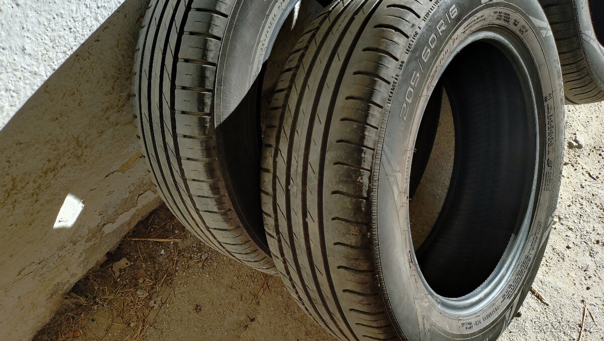 205/60R16 92H Nokian Wetproof - 2