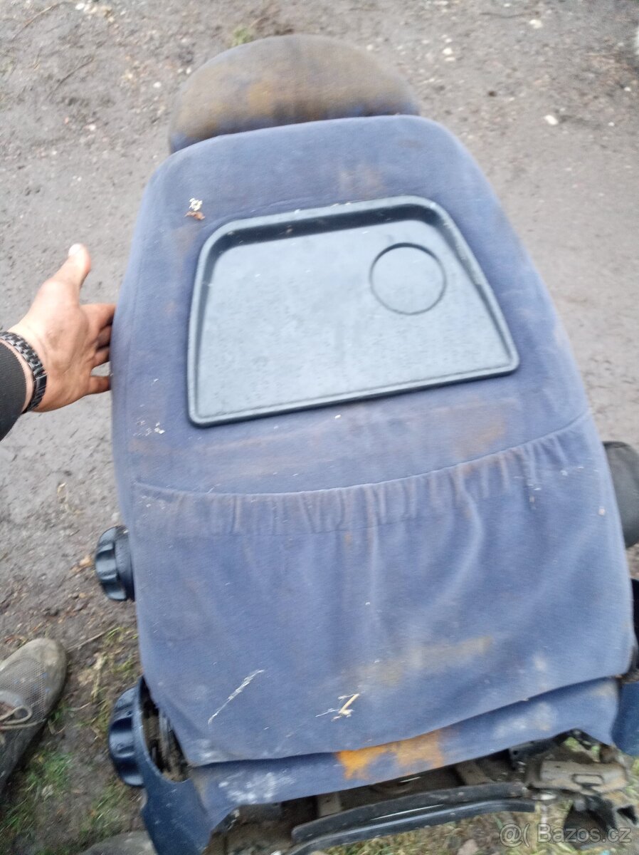Kapota a sedačka ve Sharan - 2