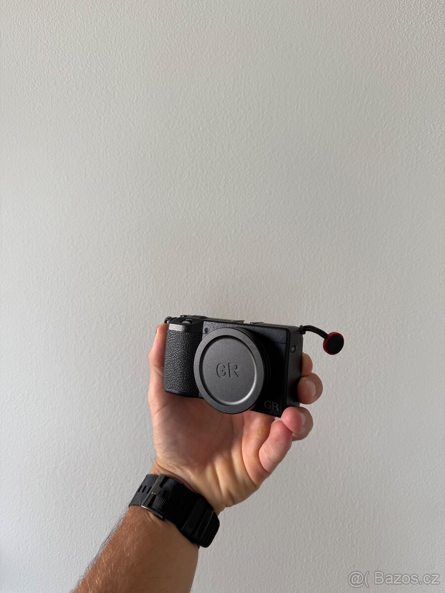 Ricoh GR III - 2
