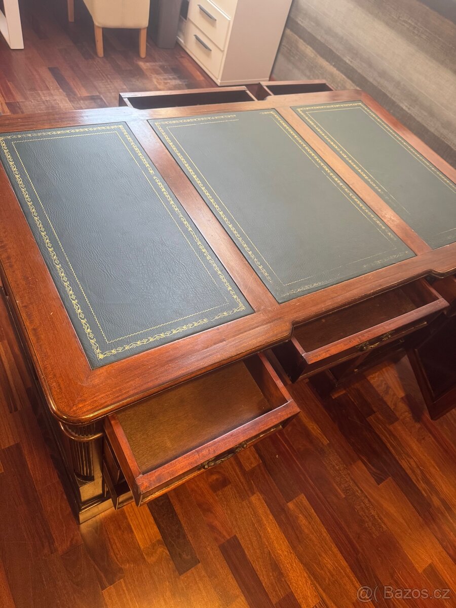 Krásná replika stolu - 2