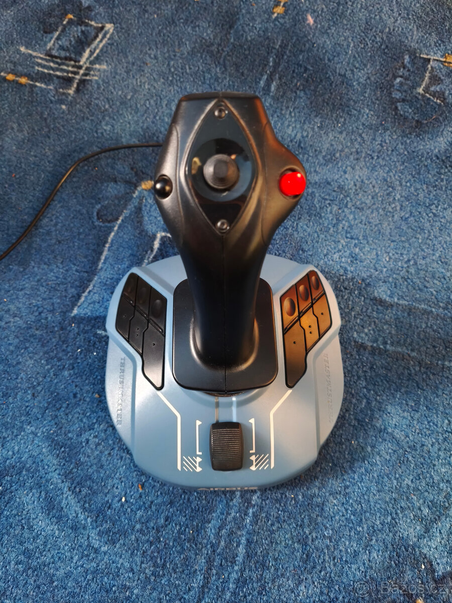 Honecomb bravo throttle quadrant + Thrustmaster sidestick - 2