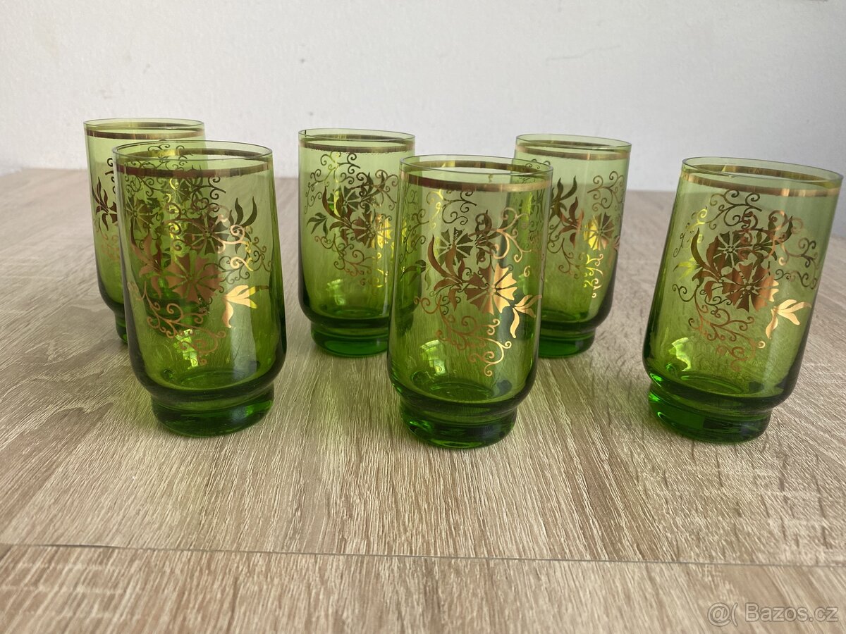 Zelené skleničky se zlatým dekorem - 2