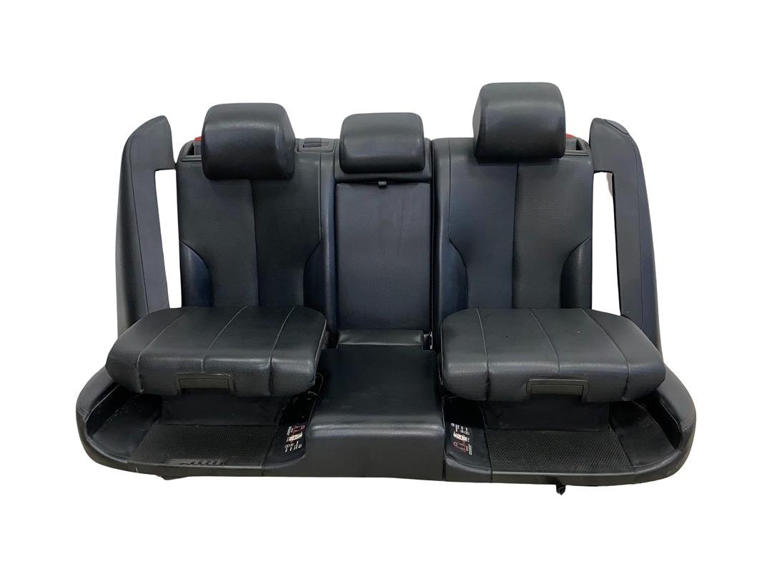Zadní sedačky černá kůže VW Passat B6 kombi r.v. 2007 - 2