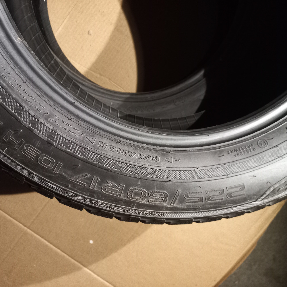 Pneu M+S 225/60 R17 Nokian - 2