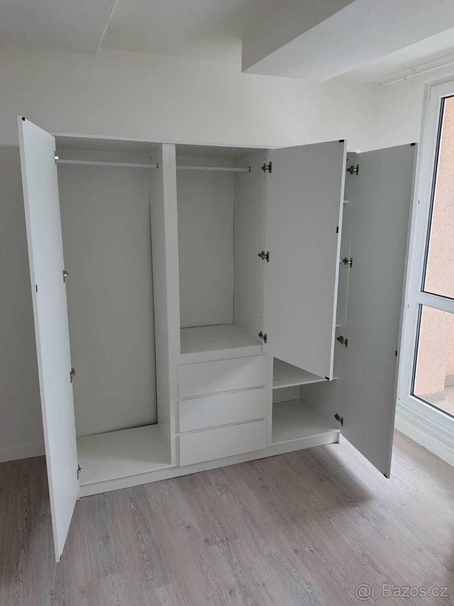 šatní skříň - 2