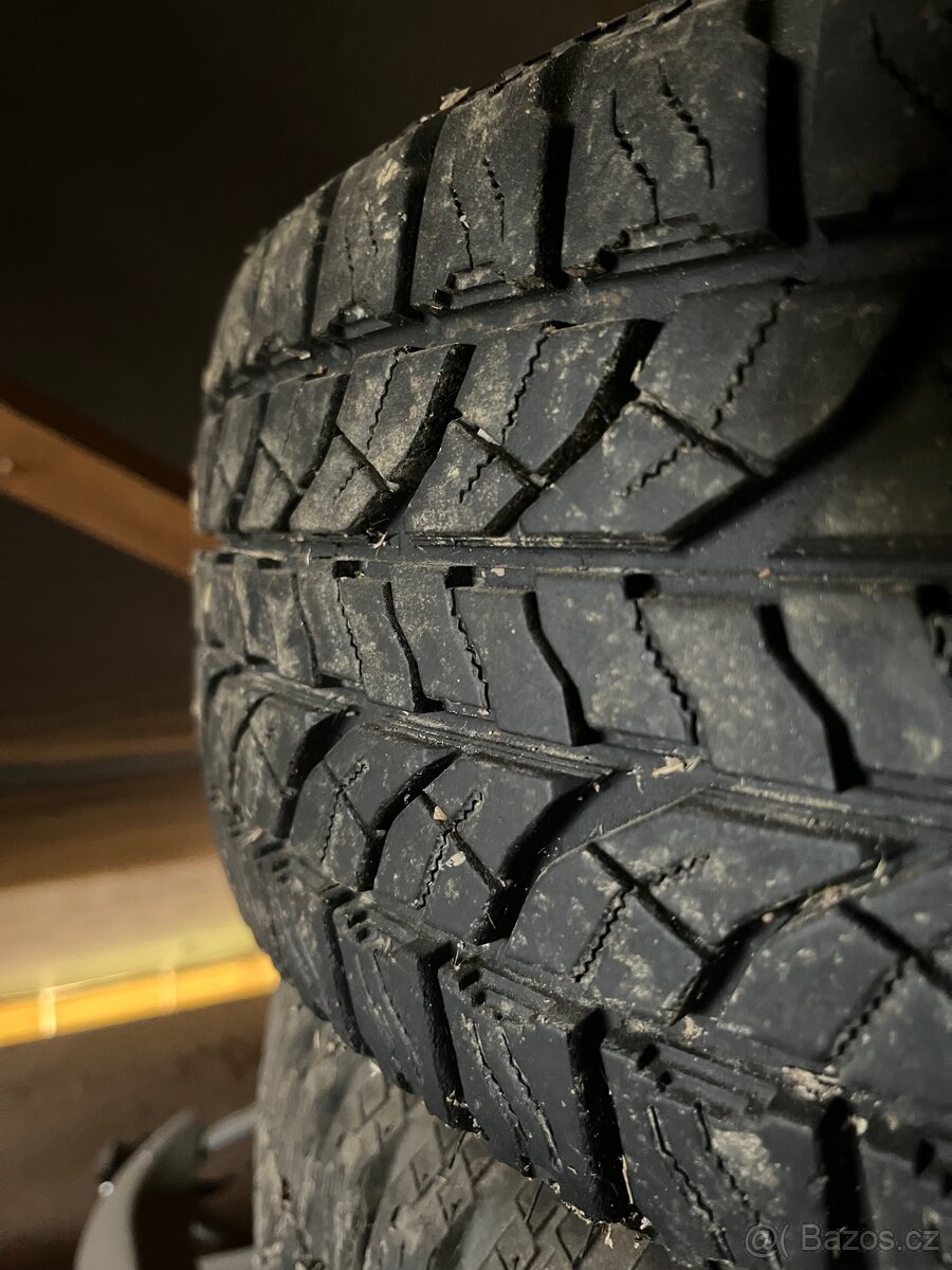 Kompletni sada kol Yokohama Geolandar A/T-S - 2