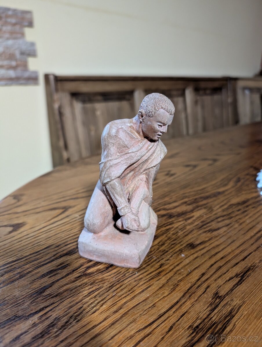 Hliněná soška - 2