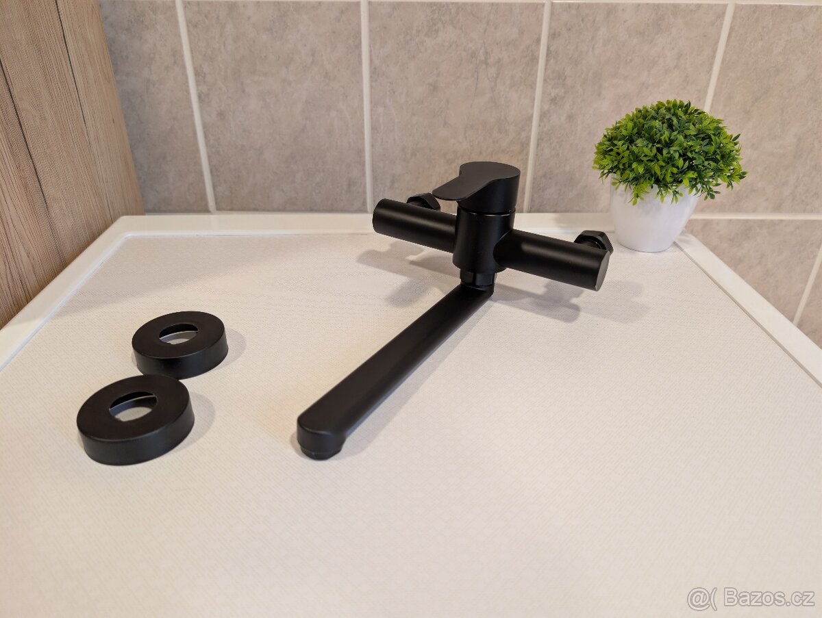 Vodovodní baterie nástěnná - černá - 2