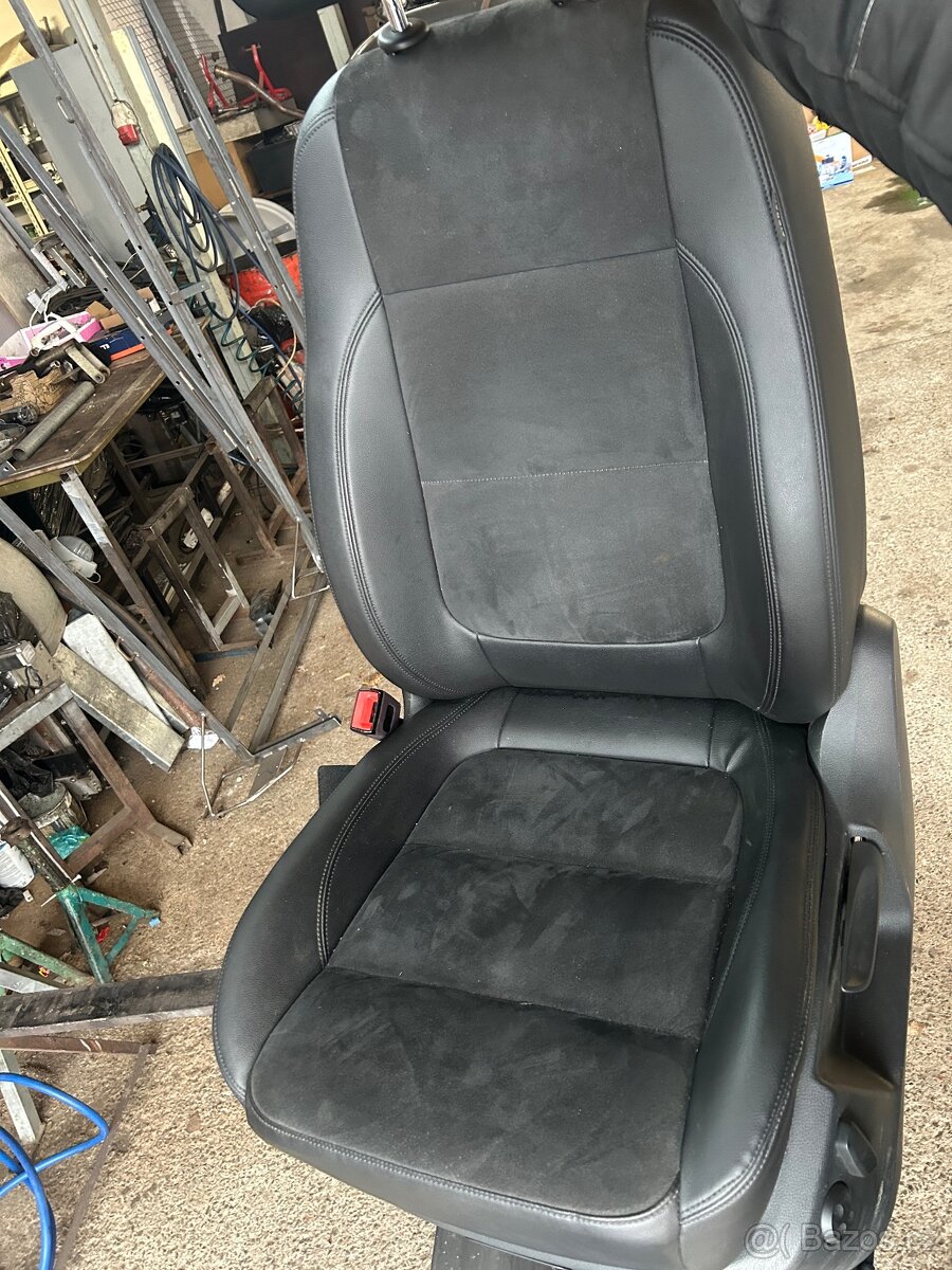 Sharan 7N sedáky alcantara - 2