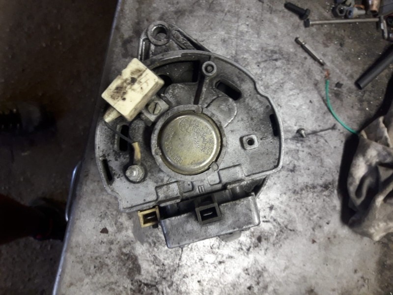 alternátor + karburátor moskvič - 2