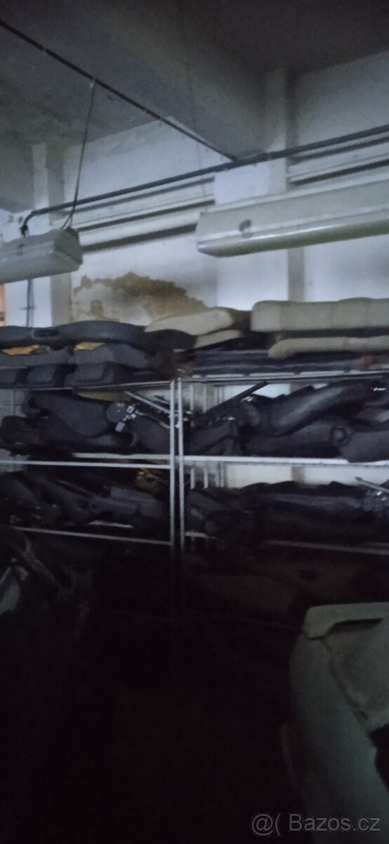 Prodej náhradních dílů Saab - 2