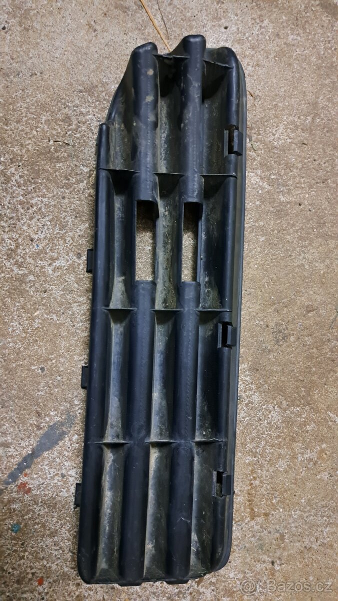 Mřížka nárazníku Octavia 1 facelift levá přední - 2