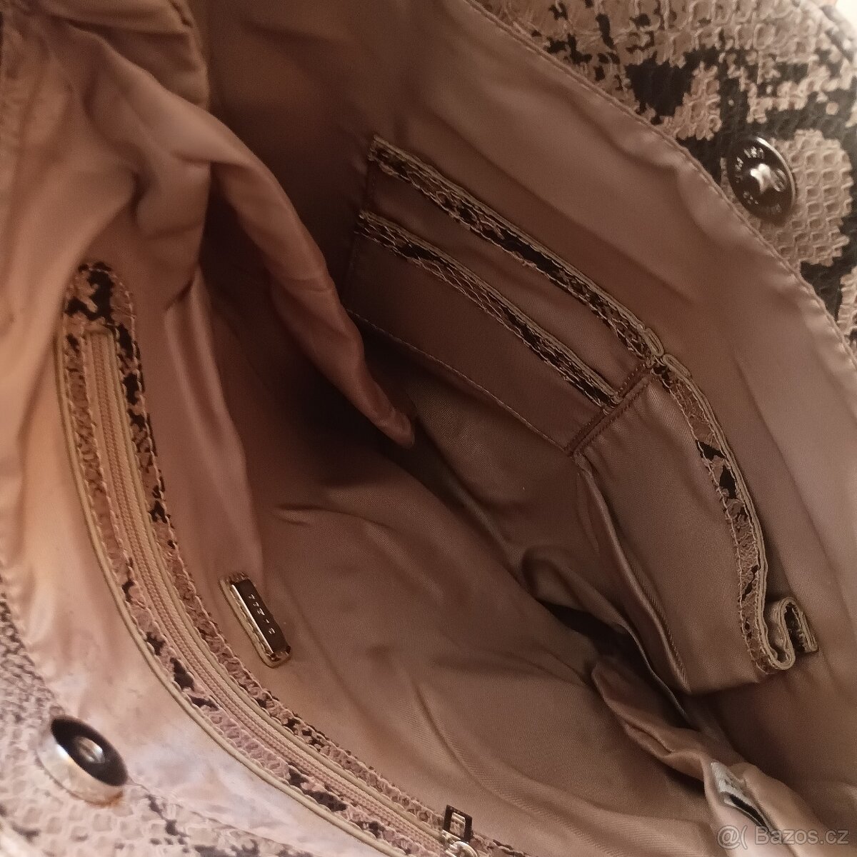 Nová kabelka Zn. Guess do ruky - 2