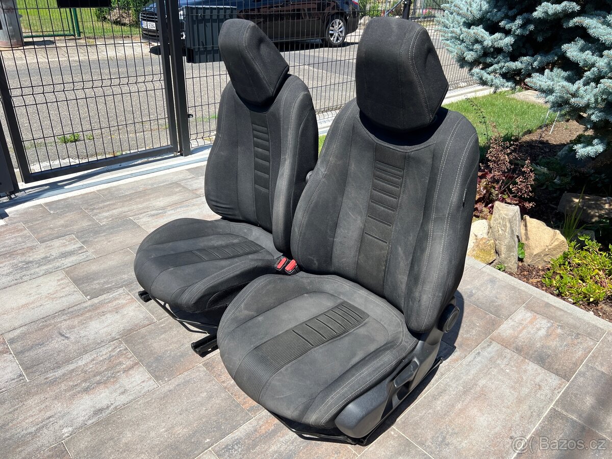 Peugeot 308 T9 přední sedačky od 2014- - 2