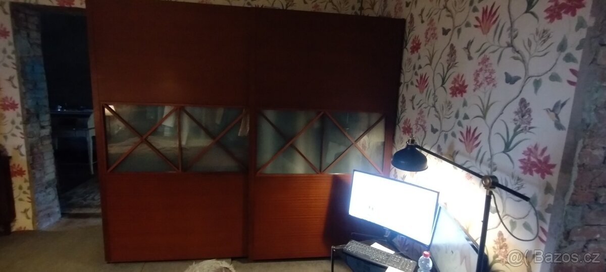 Šatní skříň - 2