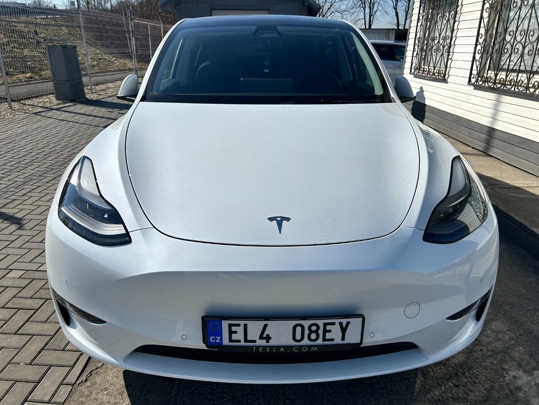 Tesla Model Y LR AWD 64 tis.km - 2