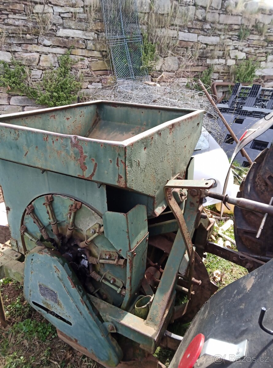 Sazeč na brambory - 2