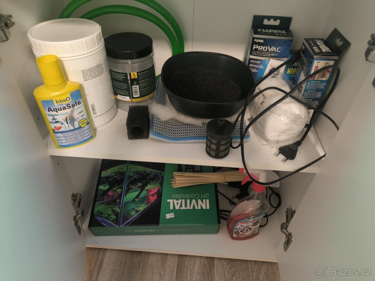 Akvárium s příslušenstvím - 2