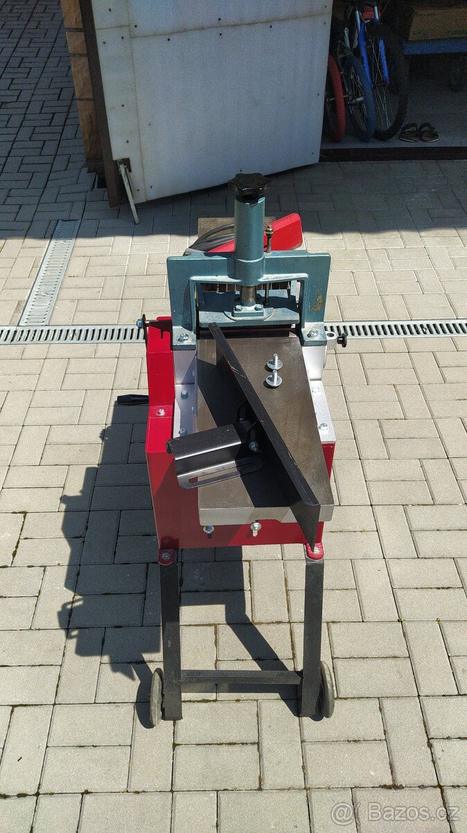 Srovnávačka s protahem KDR MS200 - 2