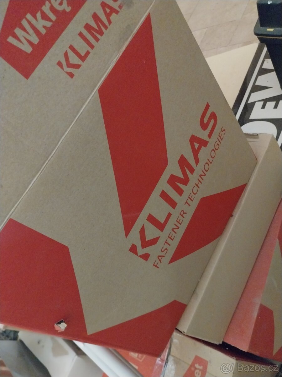 Šrouby hmoždinky polystyren izolace - 2