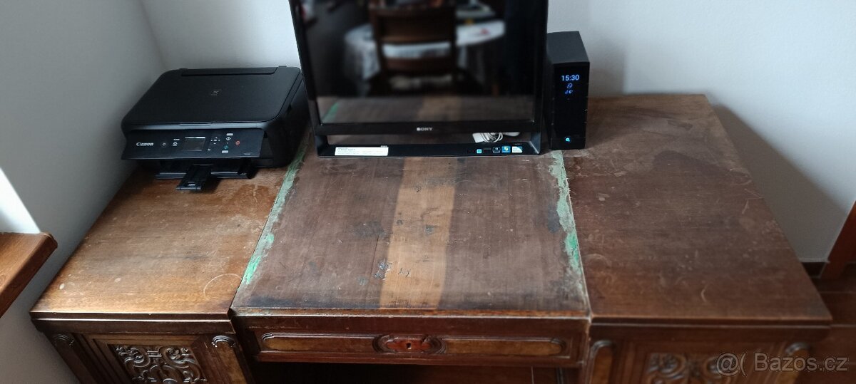 STAROŽITNÝ STŮL - 2