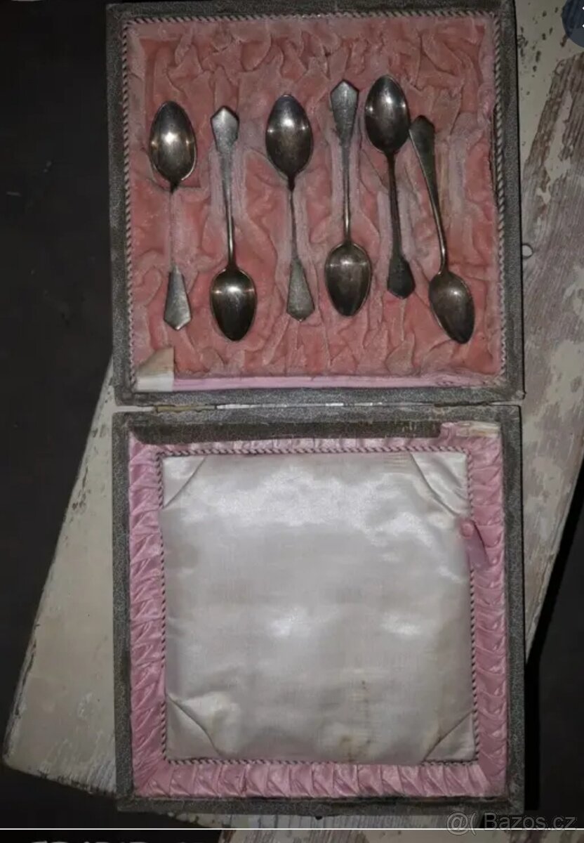 STAROŽITNOSTI Z PŮDY - 2