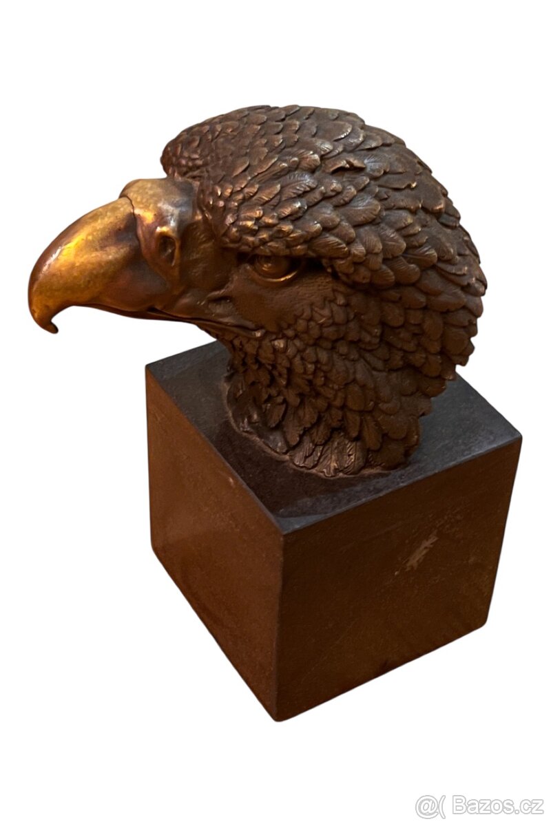 Bronzová soška, hlava Orla - 2