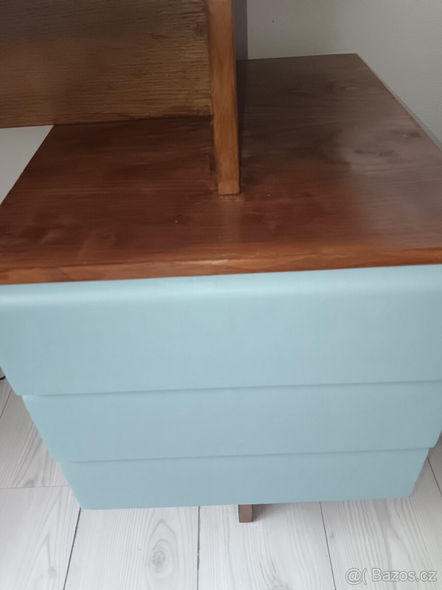 Starý psací stůl - 2