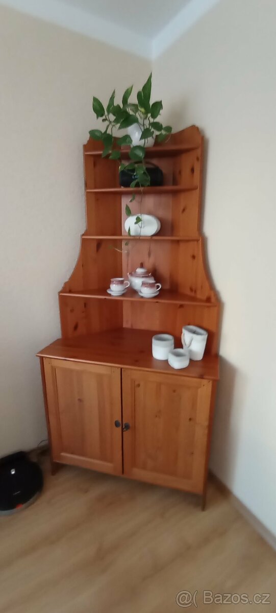 Nábytek masív borovice - 2