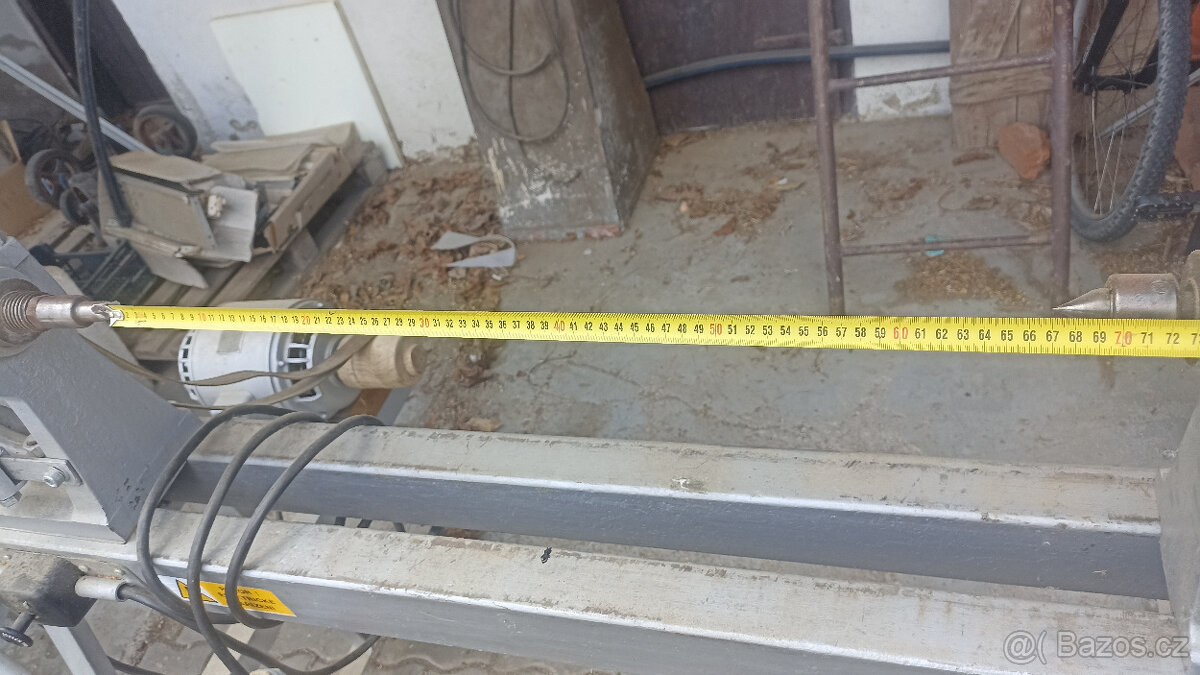 SOUSTRUH NA DŘEVO - 2